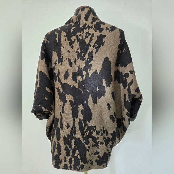 JOSEPH RIBKOFF Animal Print Boxy Top/ Pocho. brown/Olive And Black. Size Small - Picture 7 of 12